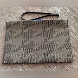 Rothy’s The Wristlet - Dark Camel Houndstooth EUC
